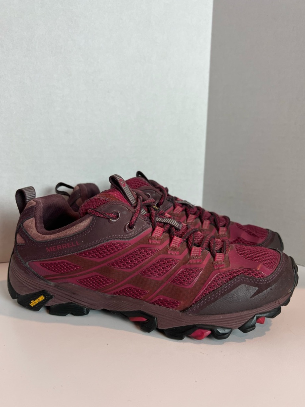 Women’s Merrell Maroon Hiking Sneakers with Vibram Soles Size 9